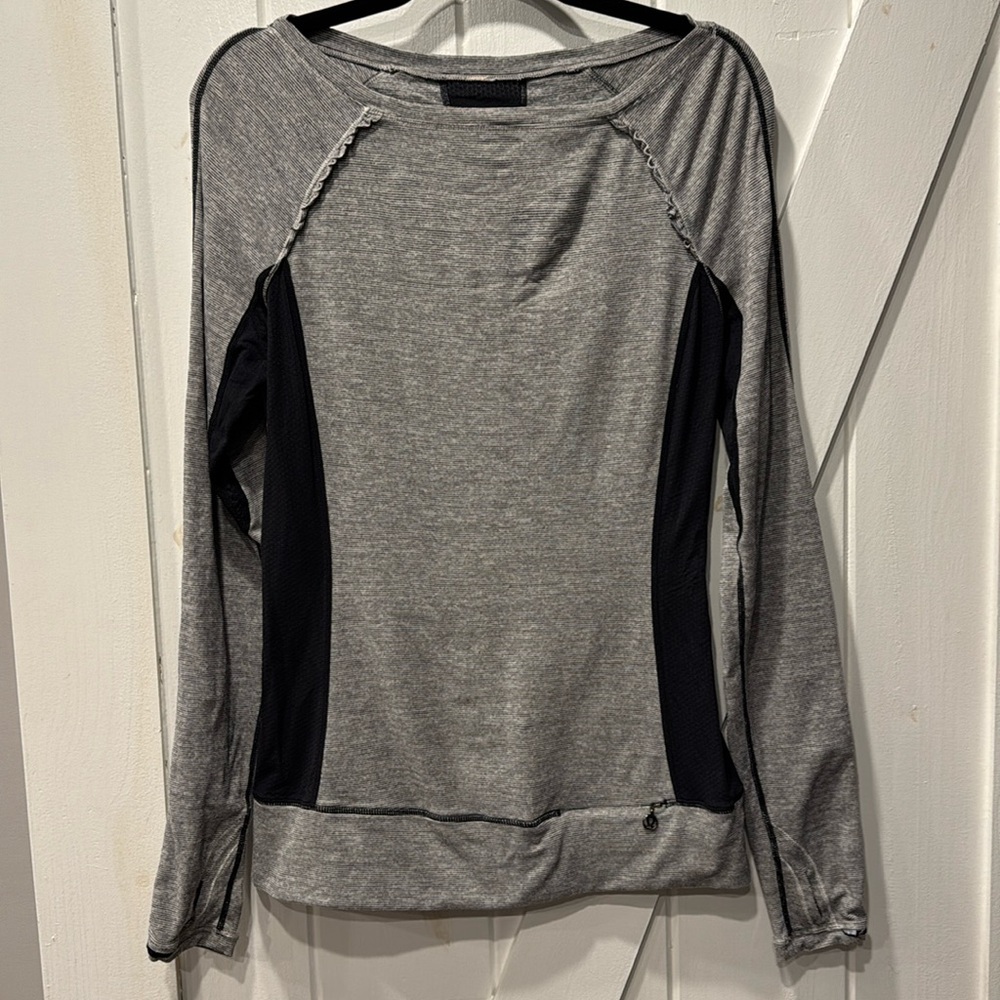 Lululemon Full Tilt Long Sleeve Pullover - Gray & Black ~ Size 8